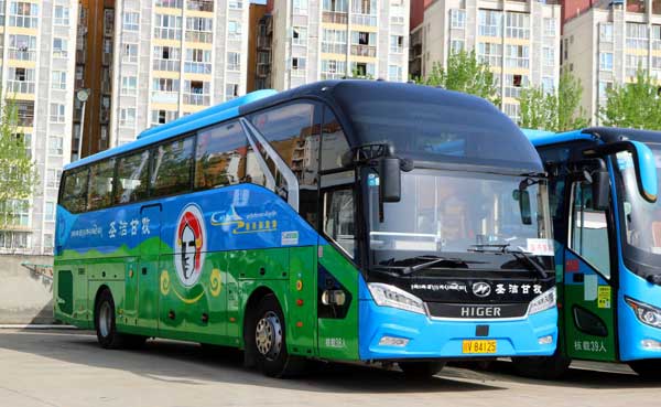 1718637519136725.jpg 企業(yè)班車租賃公司